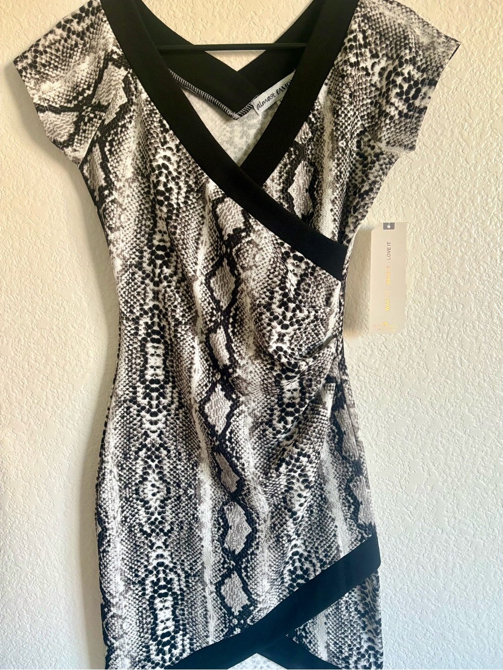 Almost Famous Black & White One-Shoulder Snake-Print Dress